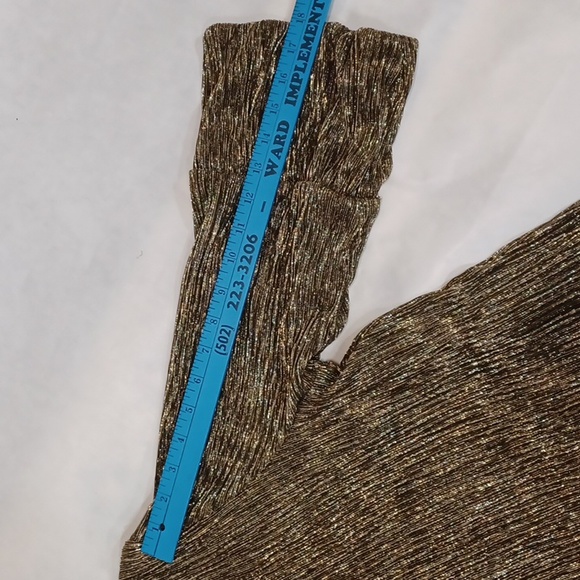 Alfani Women's Plus Size Metallic Gold/Black Balloon-Cuff Top Size 1X - Picture 6 of 11